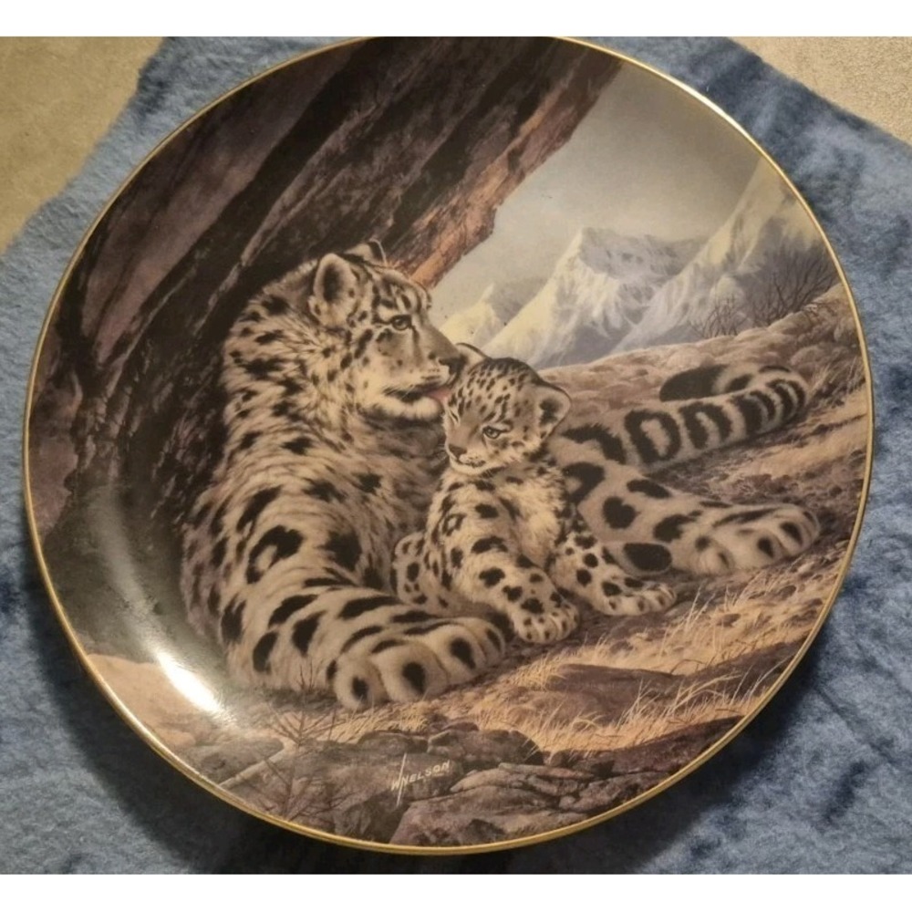 The Snow Leopard Endangered Species Collectable Plate by Will‎ Nelson 1989